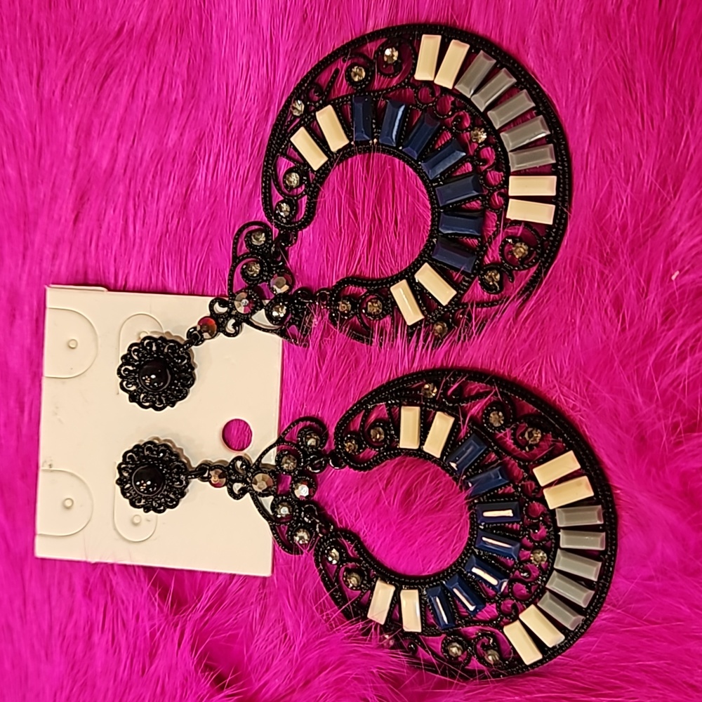 NWT BLUE CREAM GRAY LARGE HOOPS BLACK METAL PIERCED EARRINGSā